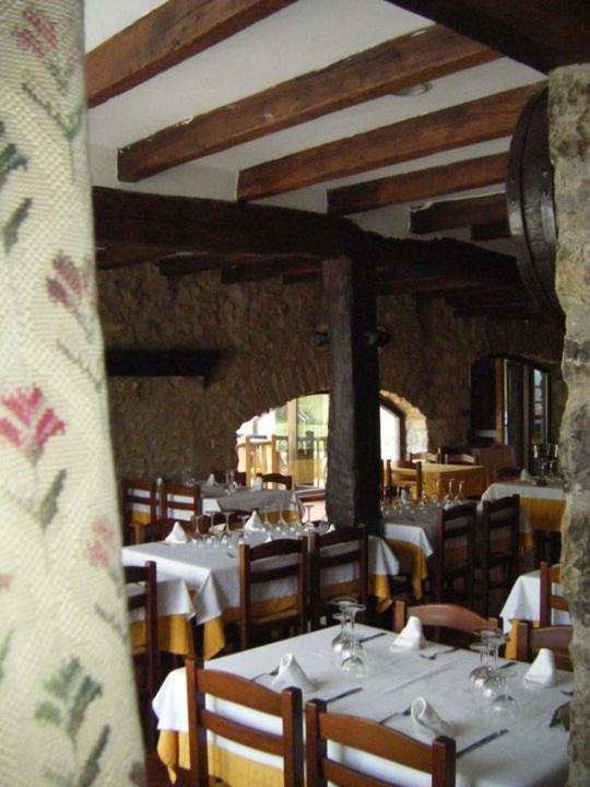 Hostal De La Rovira Oix Exterior foto